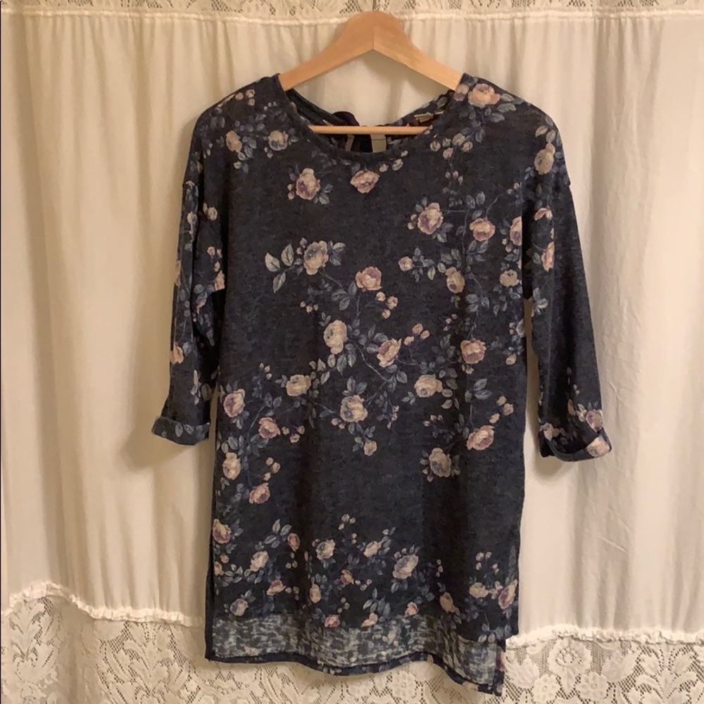 EUC LC Lauren Conrad 3/4 Sleeve Floral Sweater